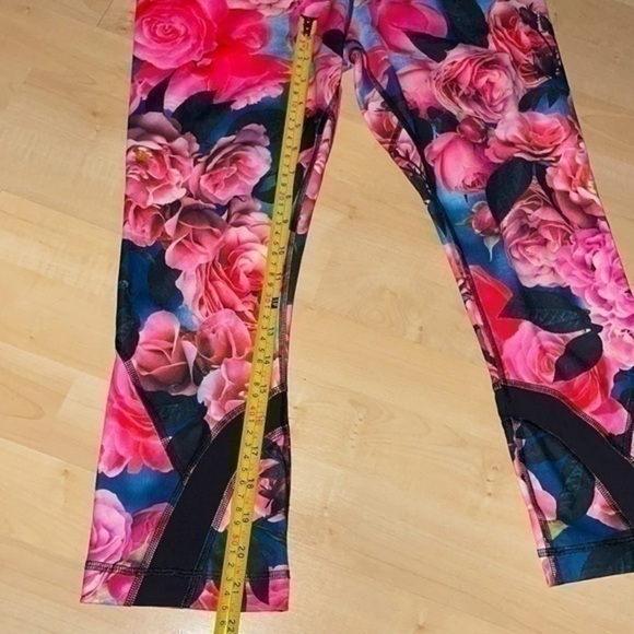Lululemon set top + inspire crop leggings 8 rose secret garden gently preloved - Picture 8 of 16
